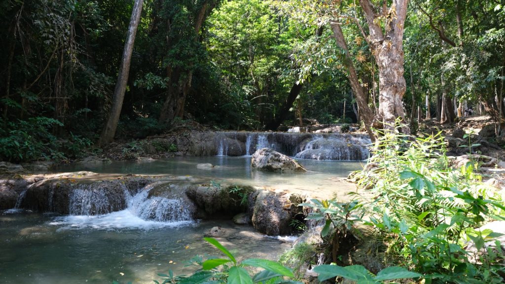 爱侣湾国家公园 Erawan National Park 瀑布水潭