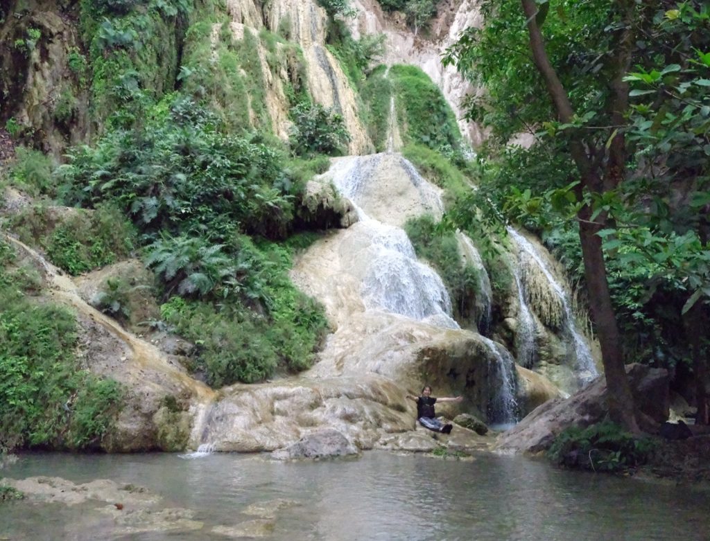 爱侣湾瀑布第七层 Erawan Waterfall 顶层水潭