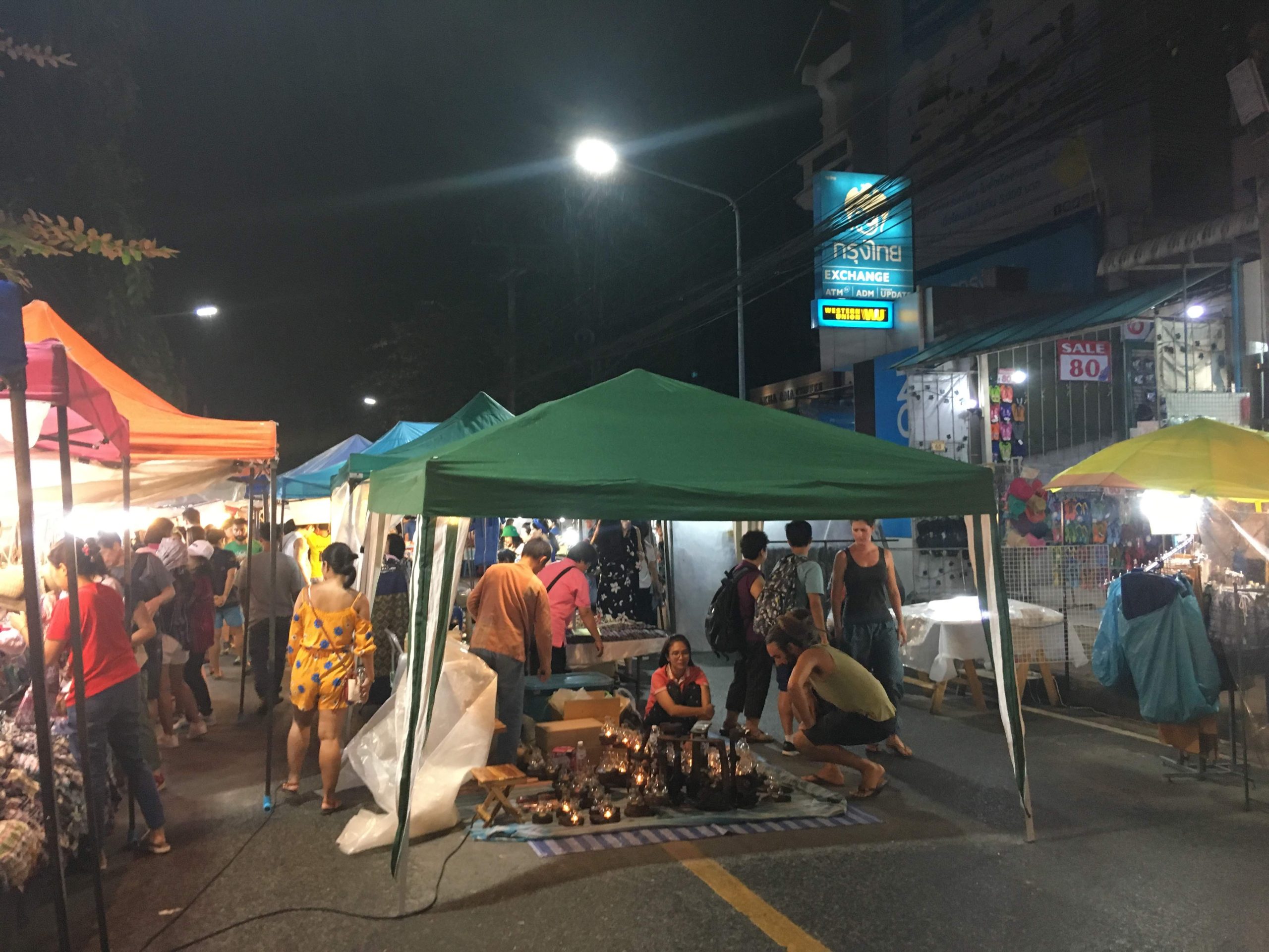 清迈周日夜市 Sunday Night Market 塔佩门步行街