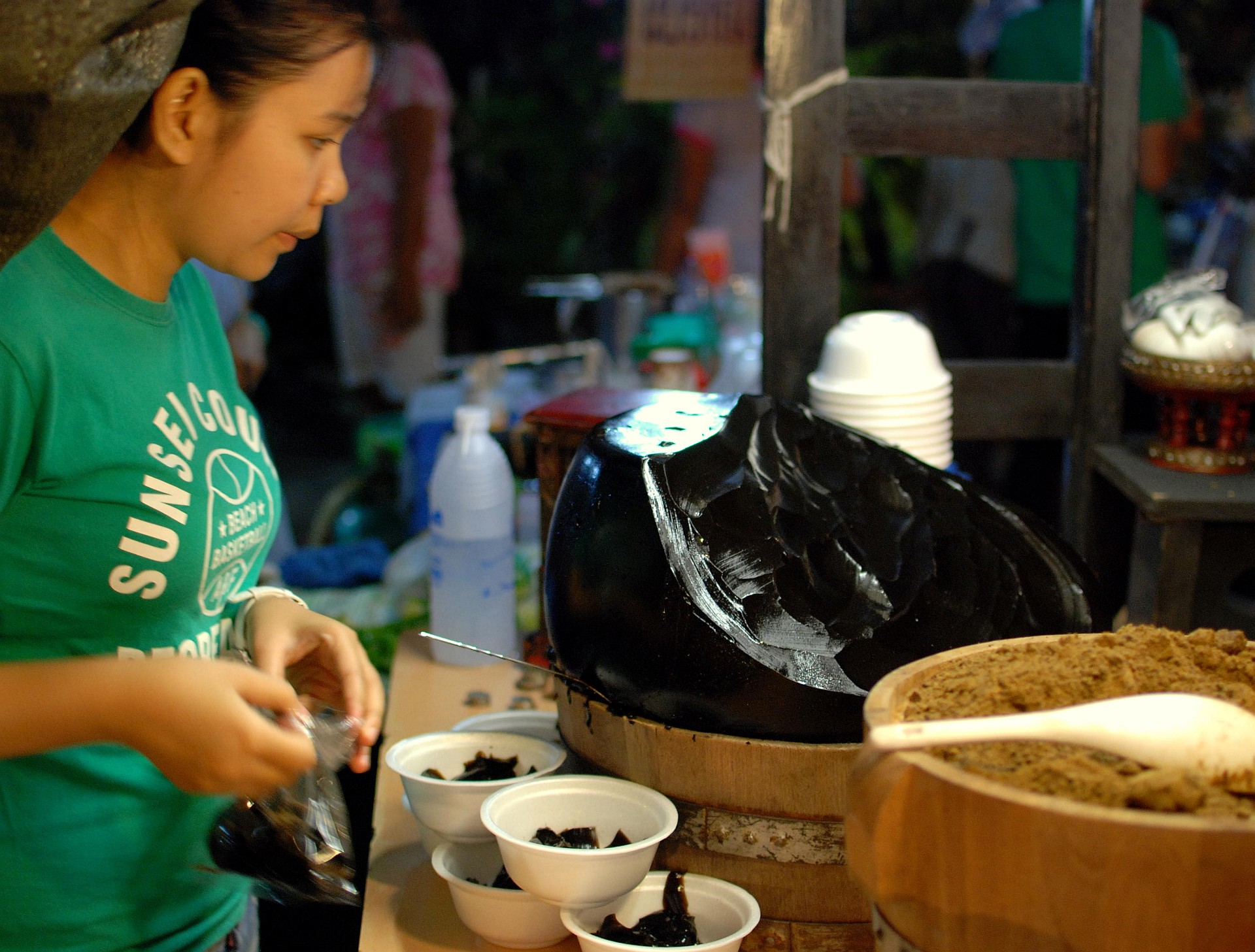 清迈周日夜市 Sunday Night Market 塔佩门步行街