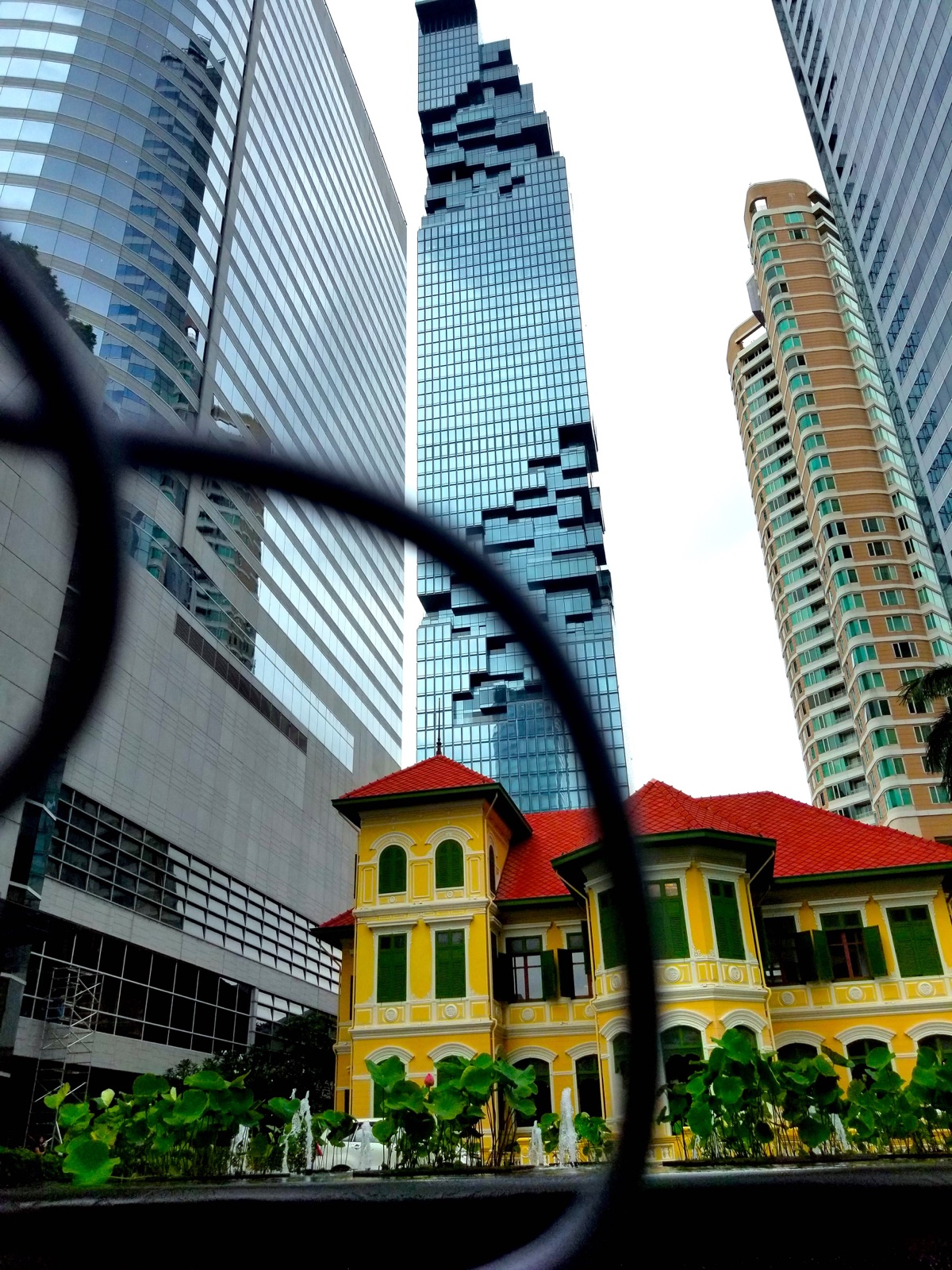 曼谷王权云顶 King Power Mahanakhon 大楼外观