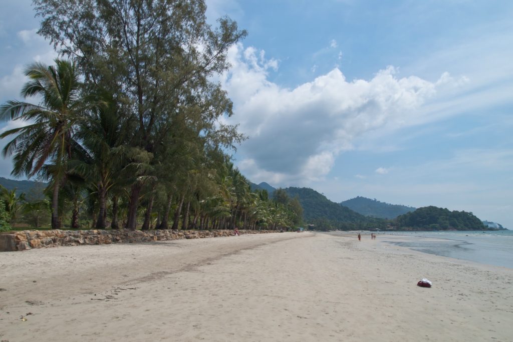泰国象岛 Klong Prao Beach 的海滩和海水
