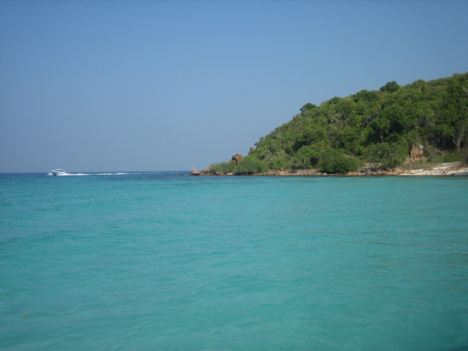 格兰岛 Ta Yai Beach 海岸和快艇前往芭提雅离岛