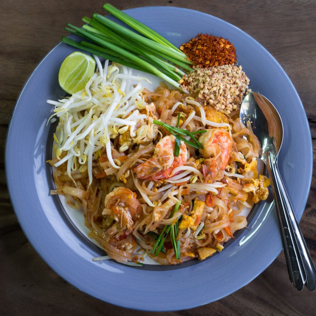 泰国街头美食泰式炒河粉 Pad Thai