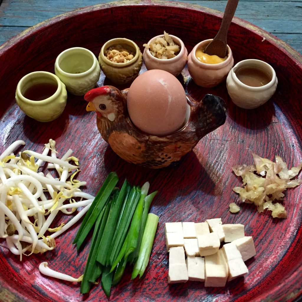 pad thai ingredients bean sprouts lime