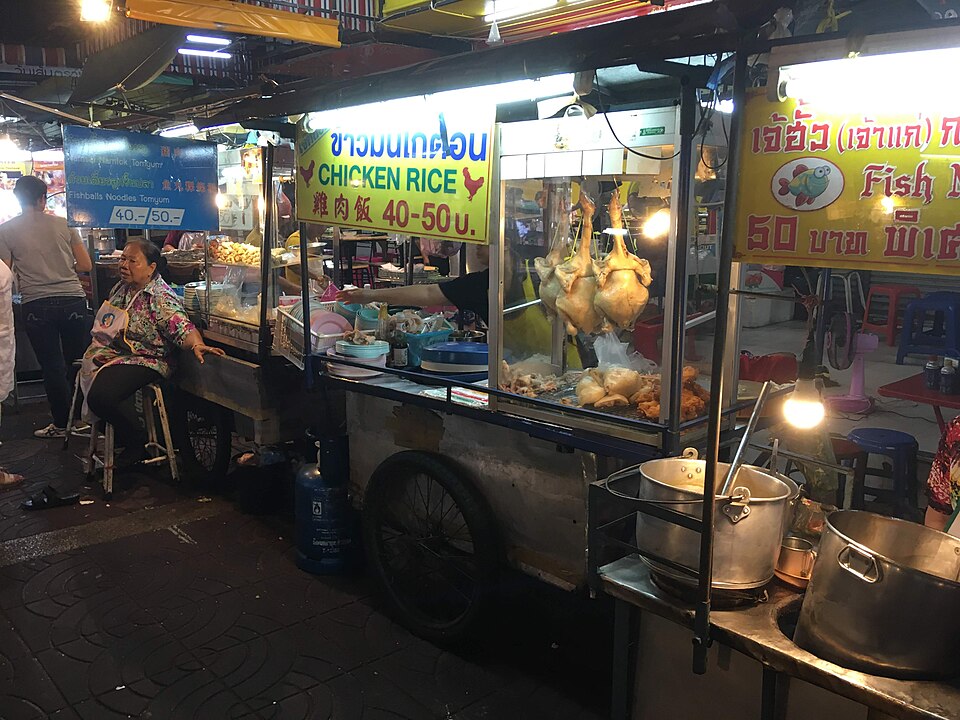 曼谷唐人街夜市街边小吃摊