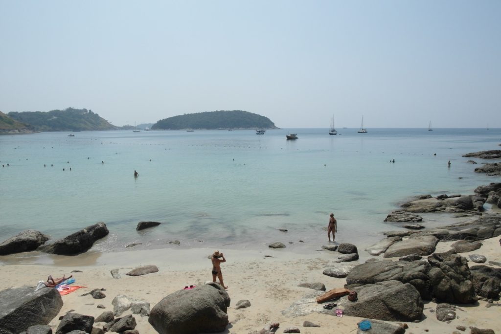 普吉岛奈汉海滩的海湾和沙滩