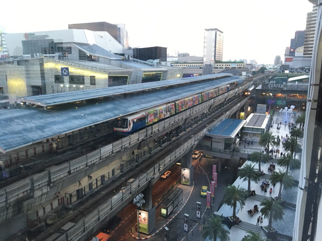 从 Siam Paragon 看曼谷 BTS Siam 站和暹罗商圈交通