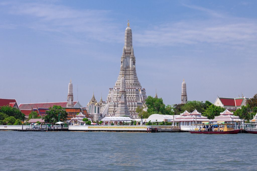 曼谷郑王庙 Wat Arun 主塔白天外观
