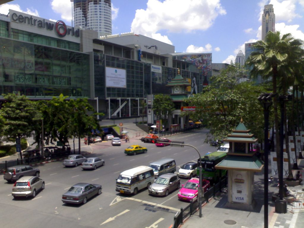 从 Ratchaprasong 路口看曼谷 CentralWorld