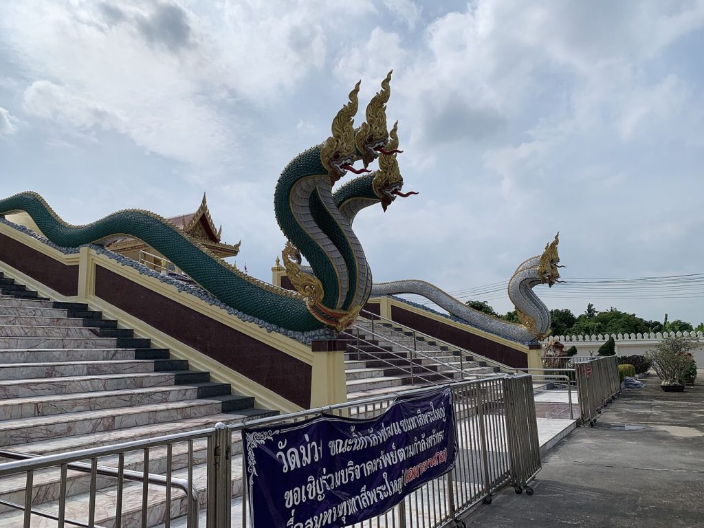 红统瓦孟寺建筑和周边庭院