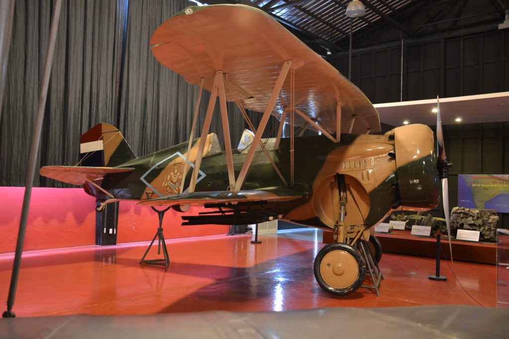 泰国皇家空军博物馆内橙绿涂装 Hawk III 双翼展示机