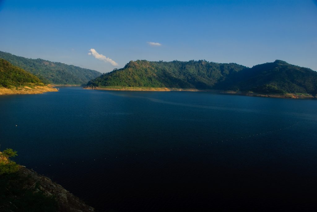 坤丹巴拉甘春水坝上游水面