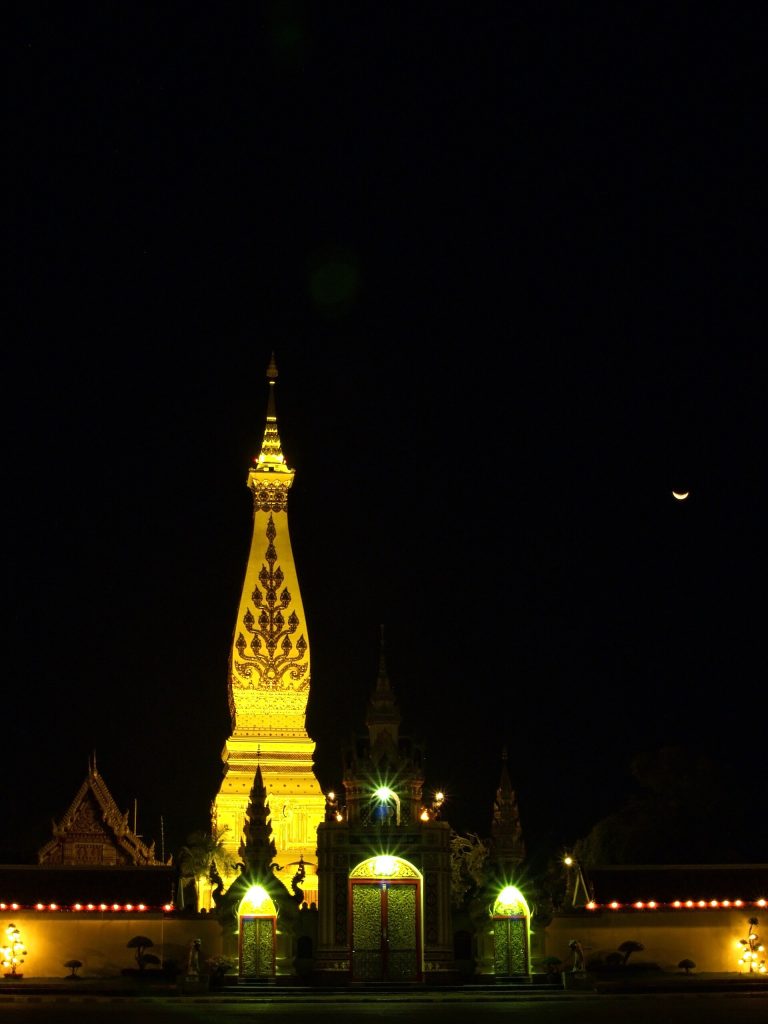 帕塔帕农寺夜间塔景
