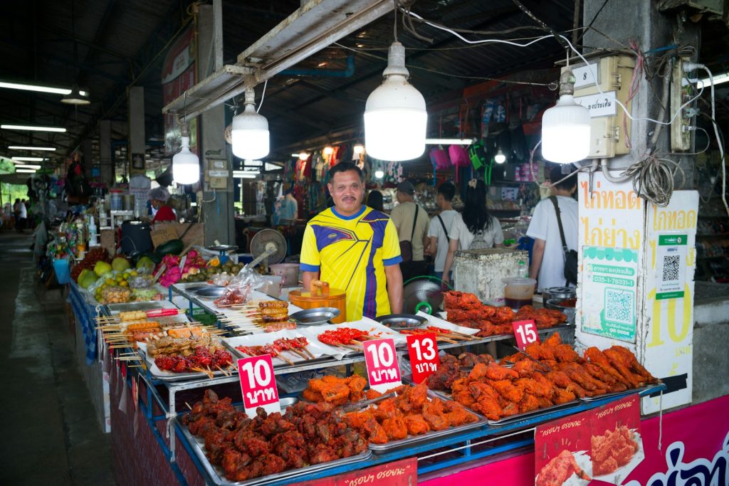 泰国街头食品摊位示意