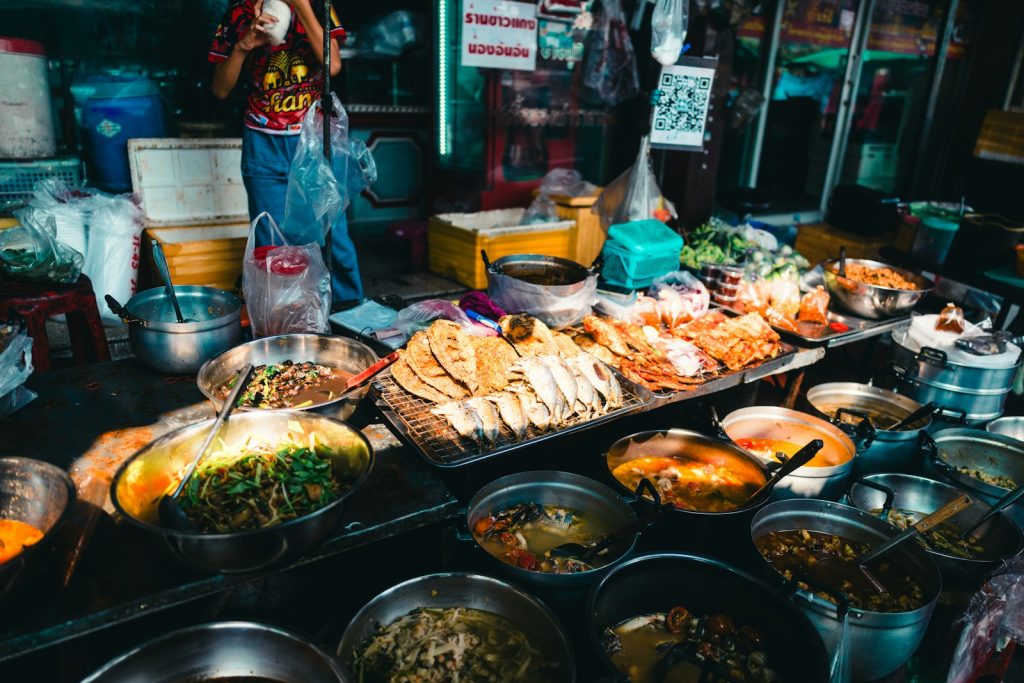 泰国熟食摊位示意