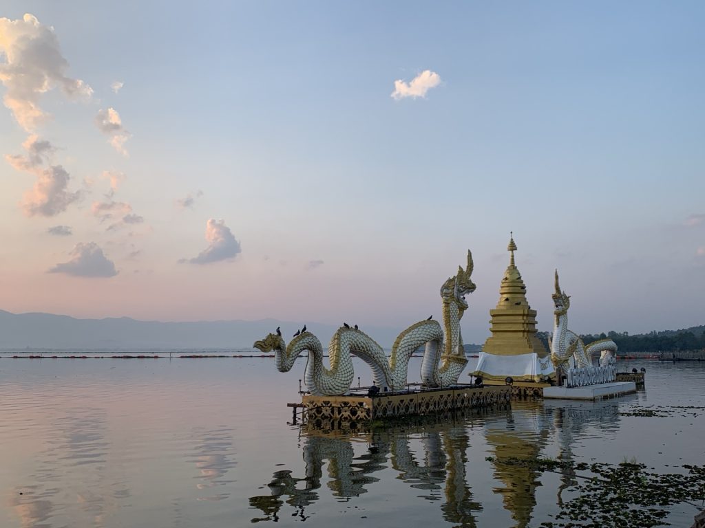 帕尧湖日落景色