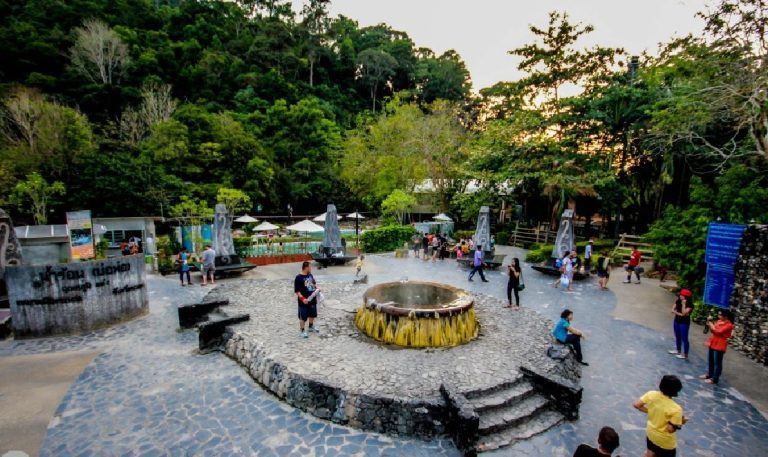 温泉、瀑布和帕延岛,拉廊的一晚要看体力能不能接住