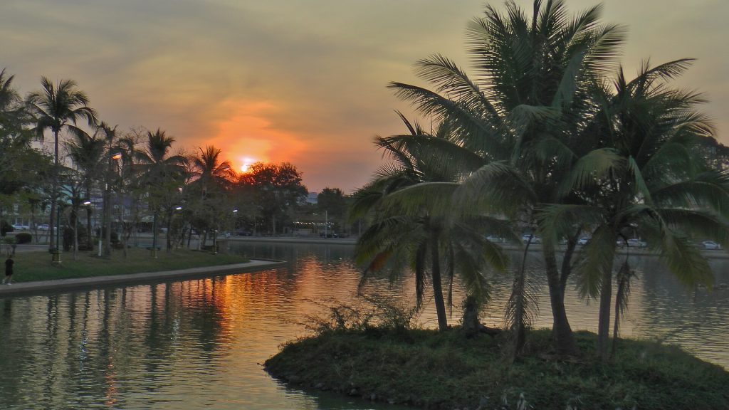 黎逸 Bueng Phlan Chai 湖区景色