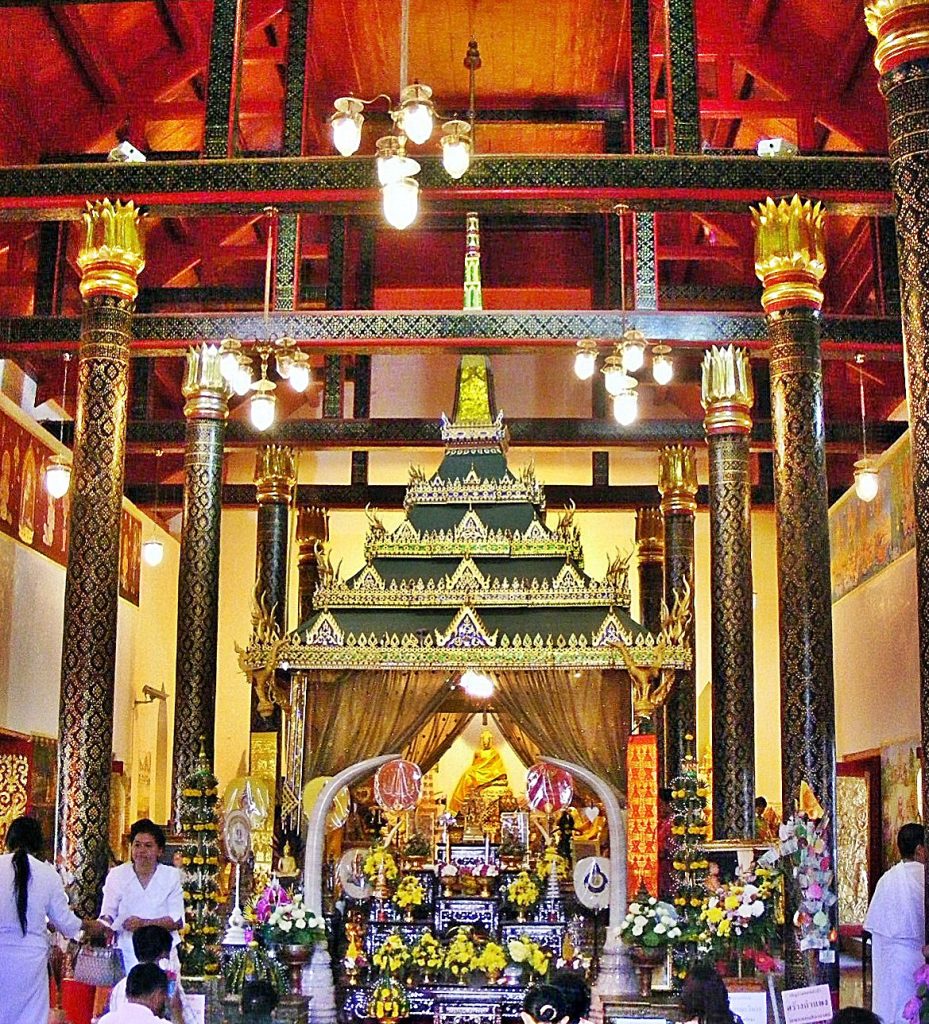 帕坦西拉阿寺佛殿内石座罩棚与礼拜空间