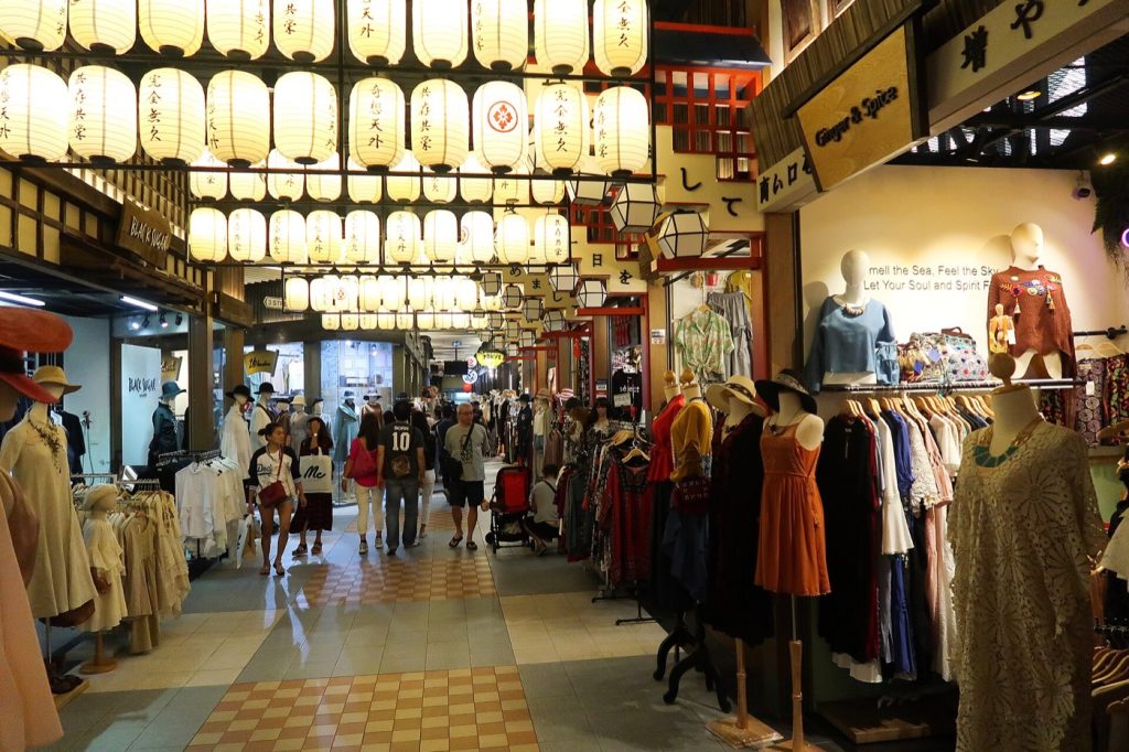 Terminal21买伴手礼 小店楼层饰品服饰