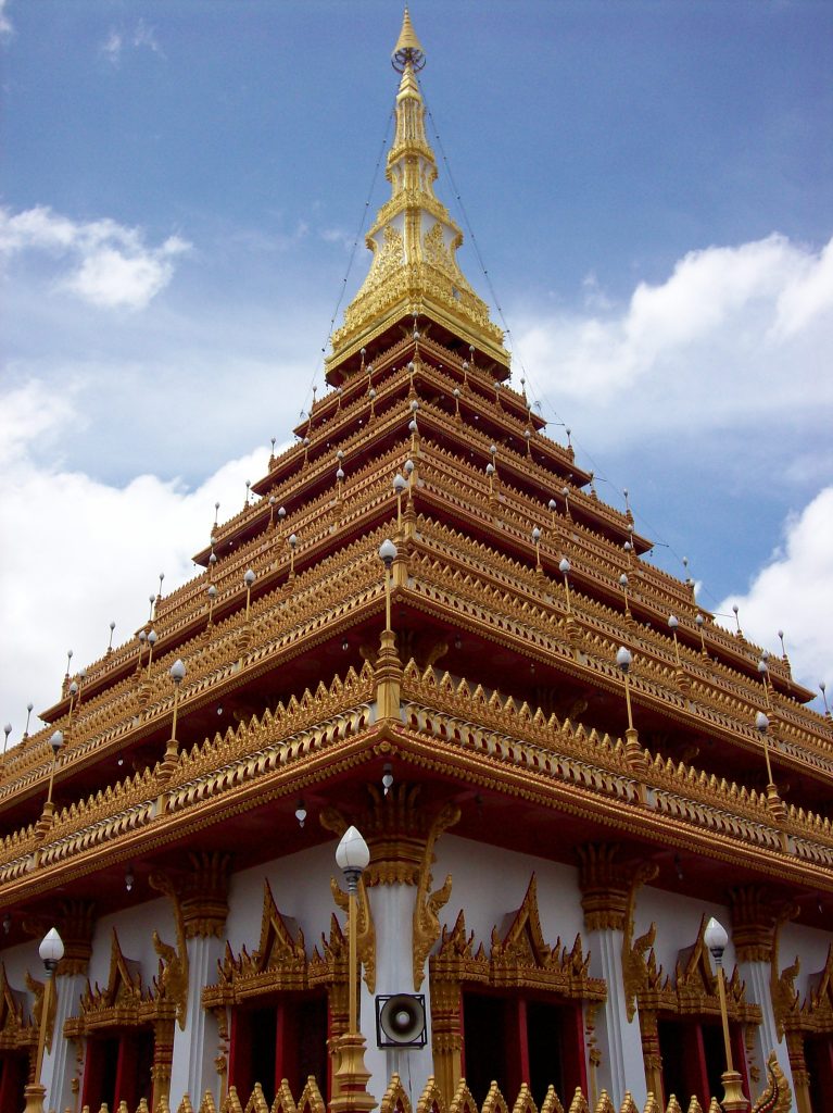 廊莫寺金塔近景