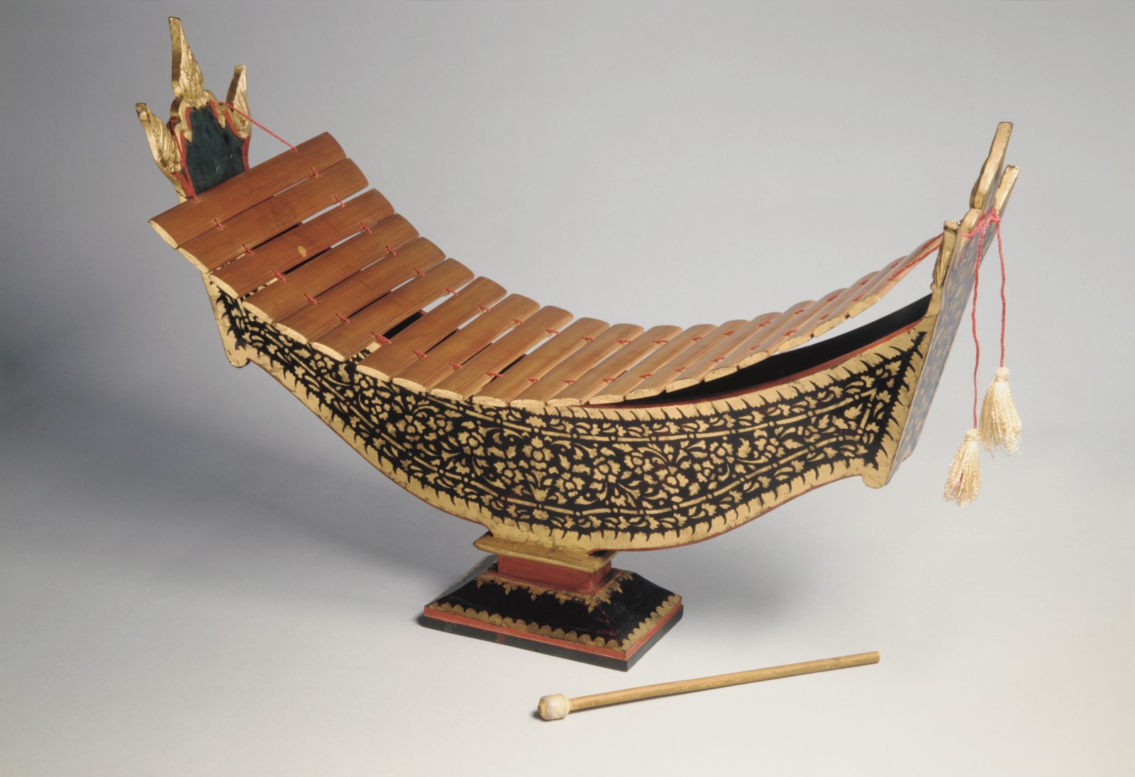 泰国木琴 Ranat Ek:悬起的音板与双槌旋律
