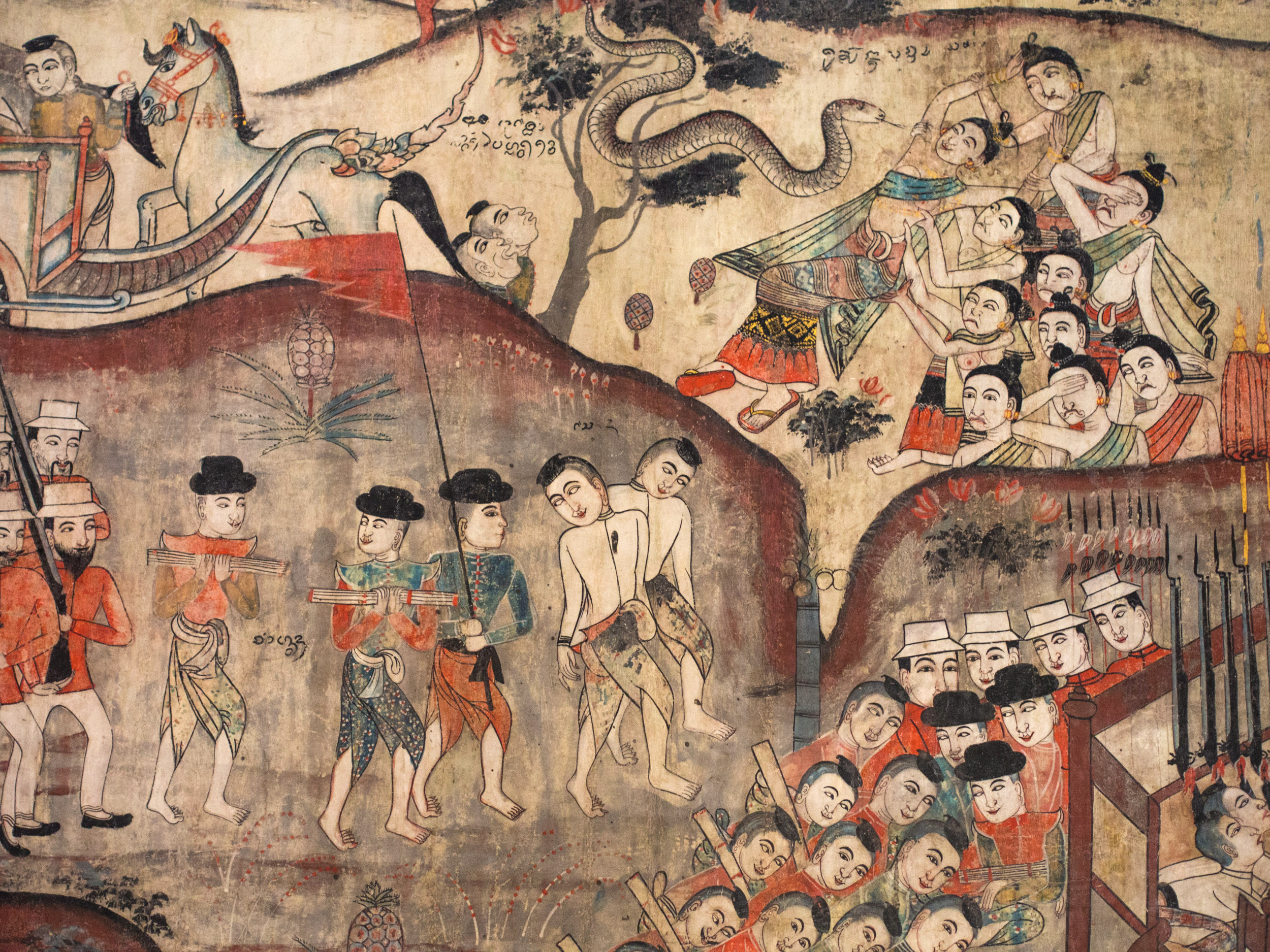 农布阿寺壁画局部,画面中可见舟、马、蛇、人物、服饰、乐手、文字和植物。